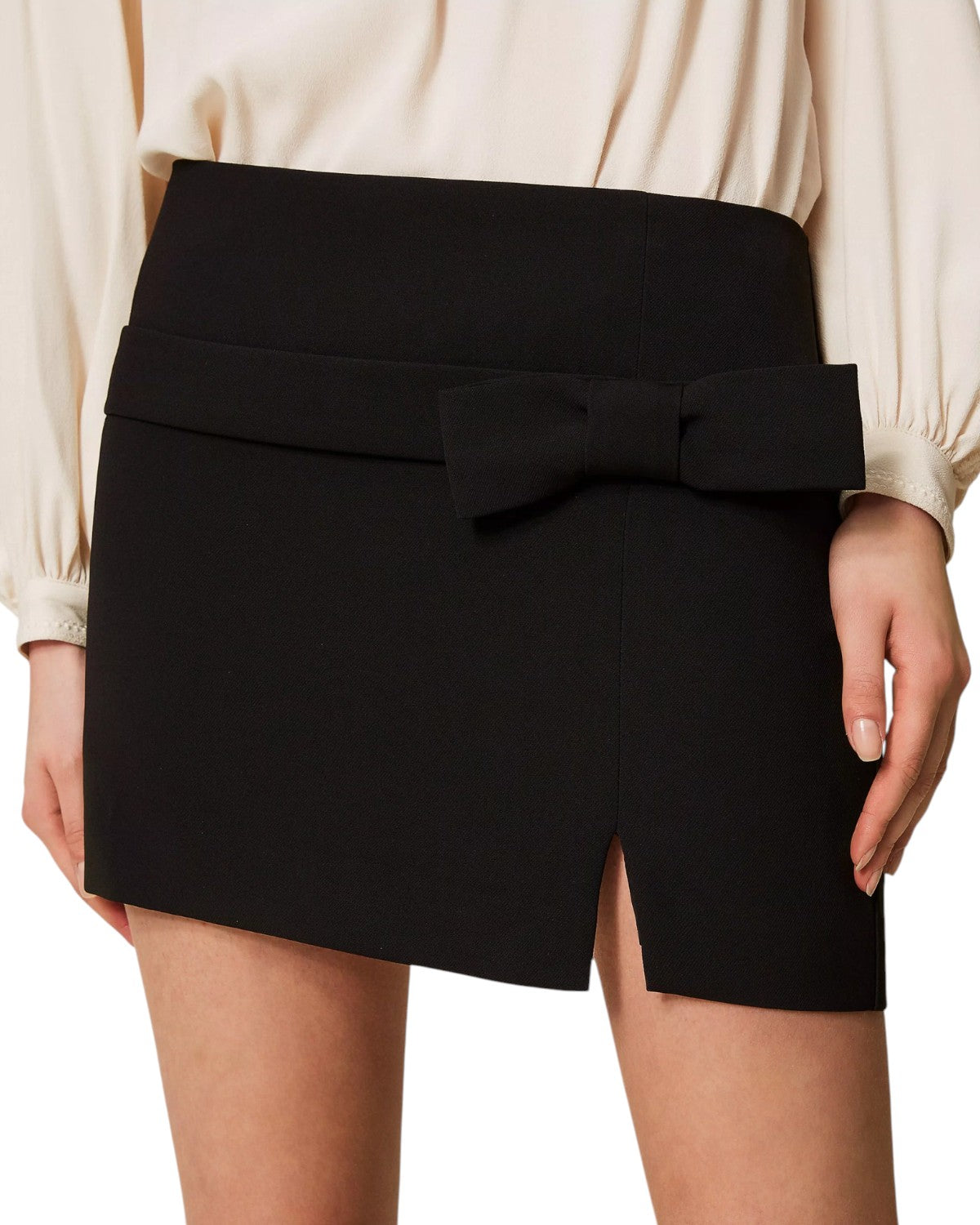 Minigonna Nera in Crêpe con Fiocco-Twinset-Gonne-Vittorio Citro Boutique