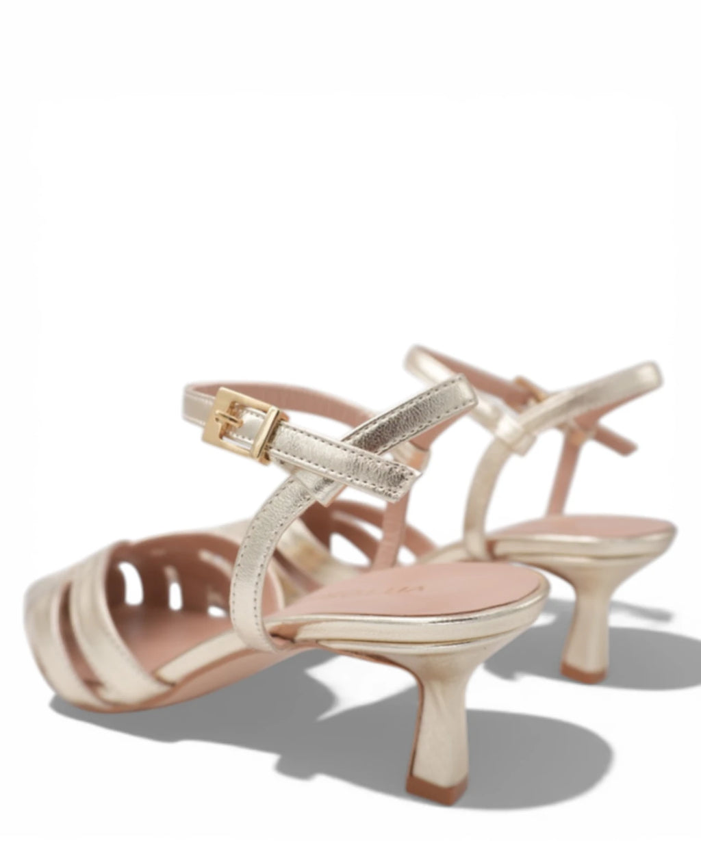 Sandales dorées pour femme avec bride et talon moyen
