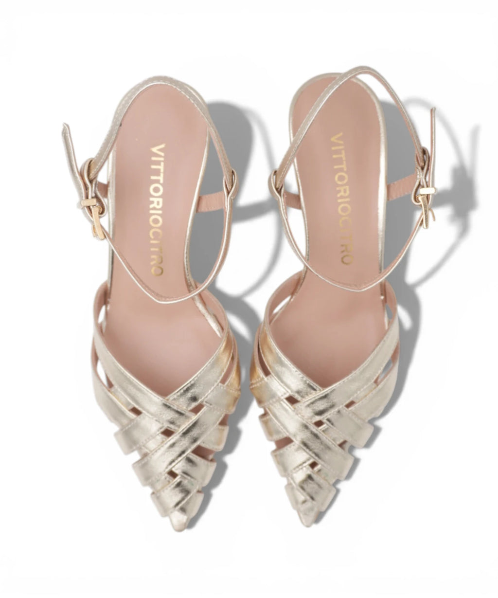 Sandales dorées pour femme avec bride et talon moyen