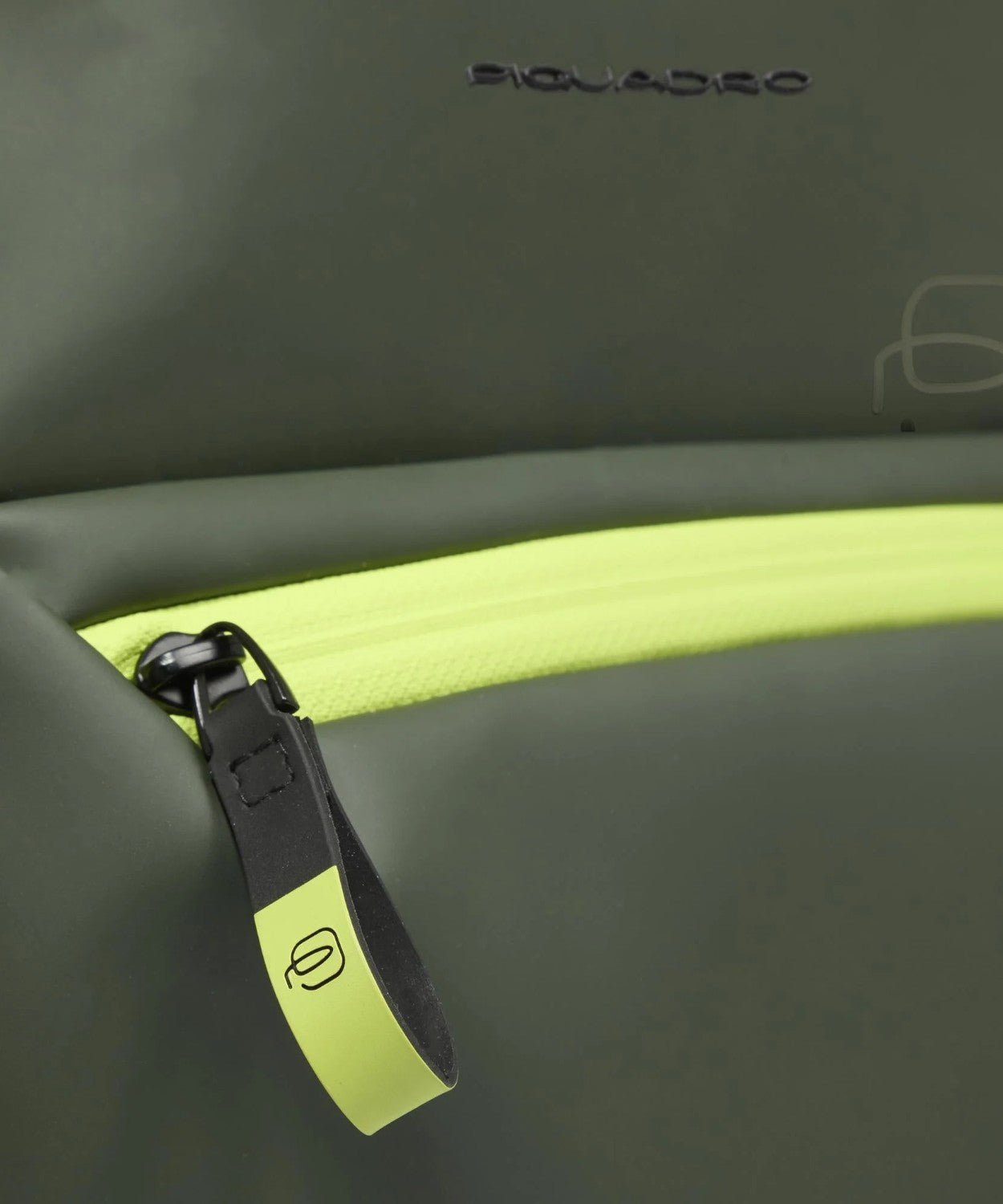 Zaino Porta PC 14” Resistente all’Acqua con Tasca Power Bank