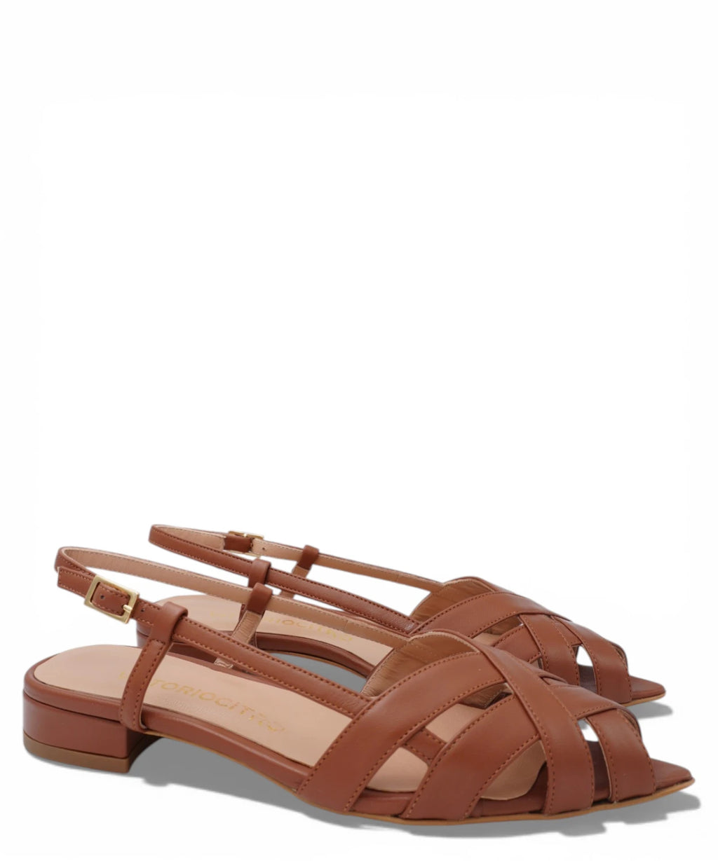 Sandales plates en nappa avec bride
