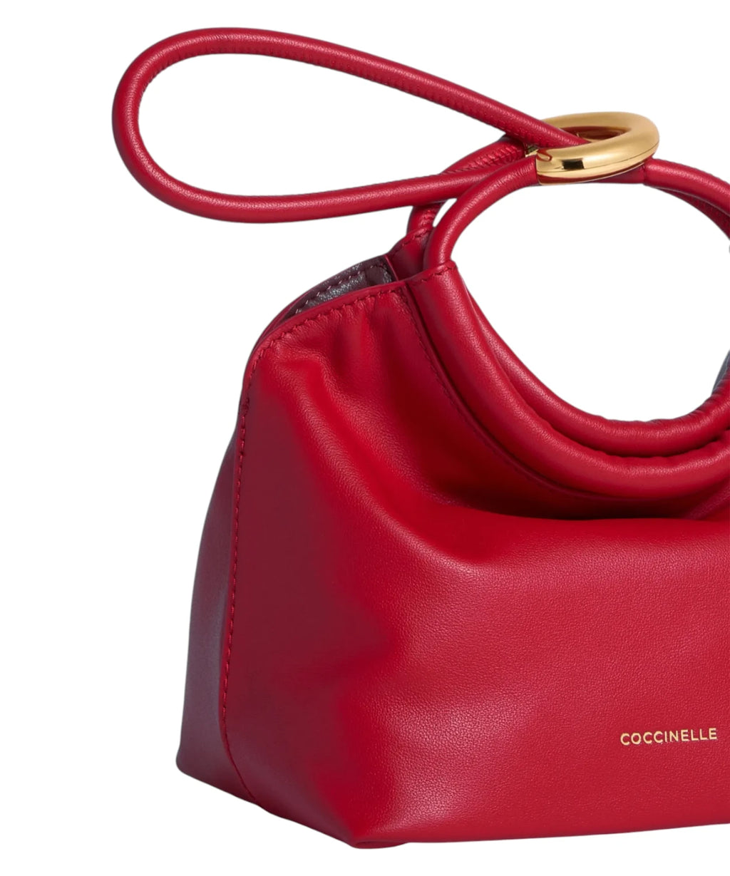 Coccinelle Finn Pouch Small en cuir avec fermeture magnétique