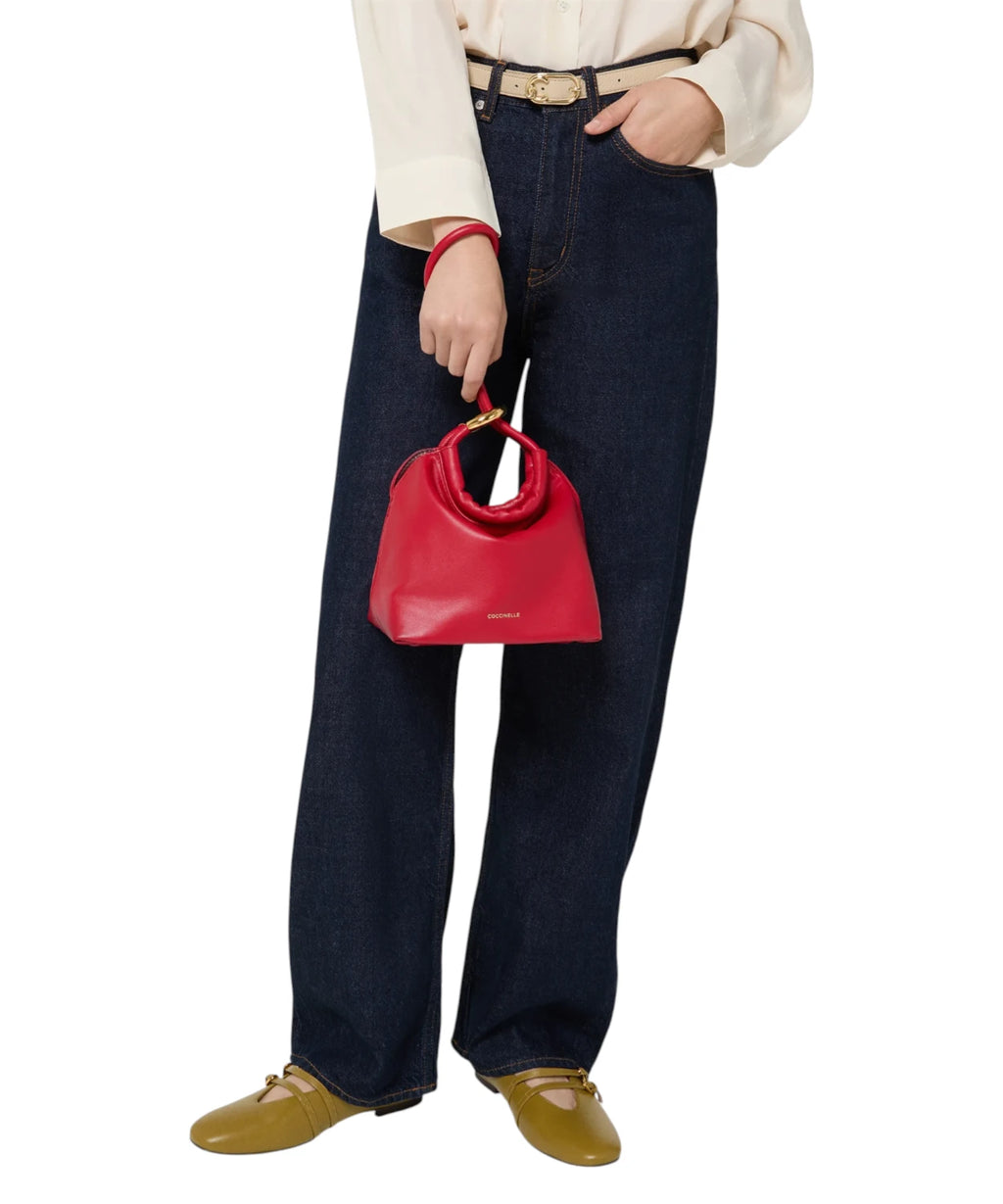 Coccinelle Finn Pouch Small en cuir avec fermeture magnétique
