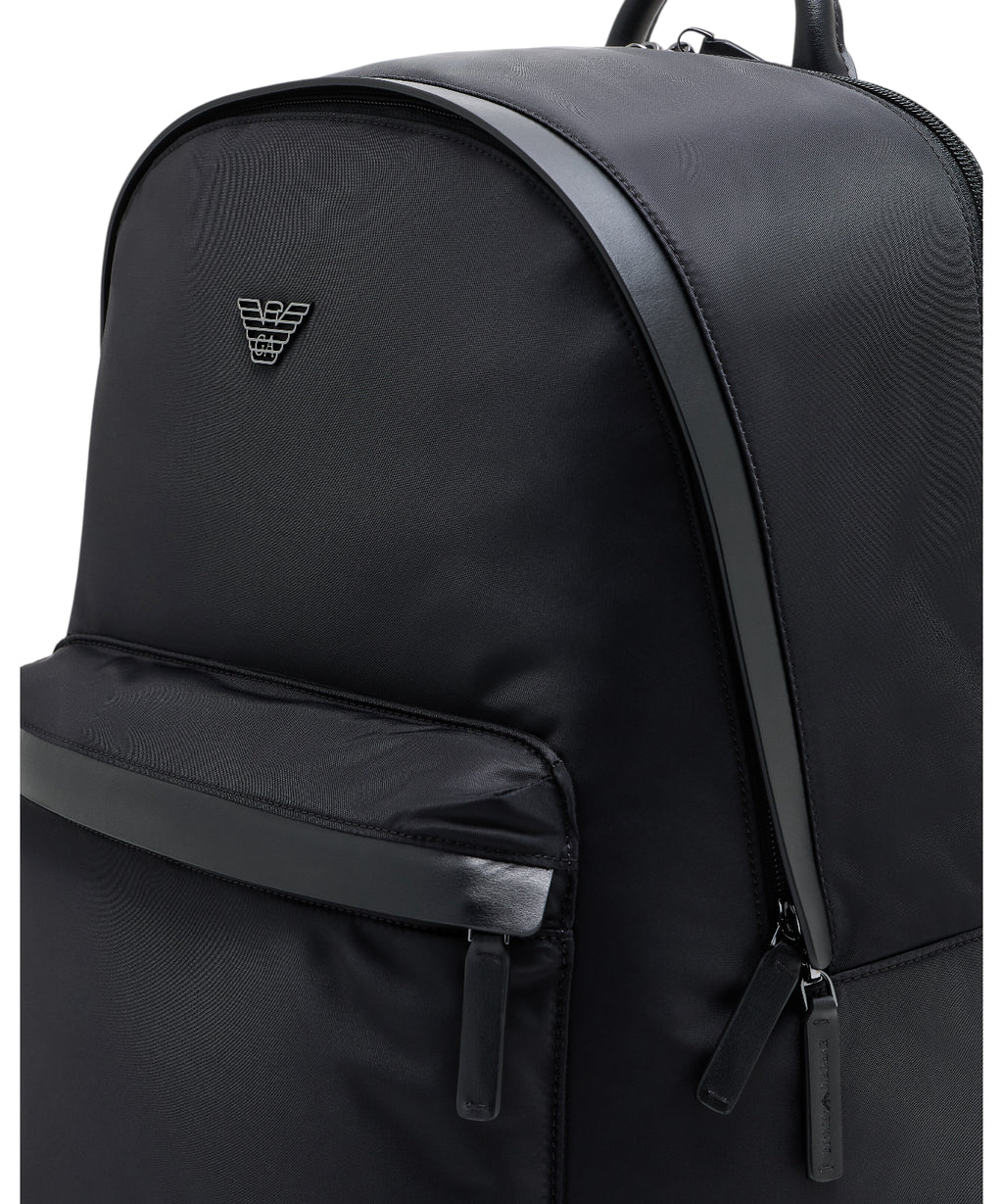 Sac à dos Emporio Armani Roundshape en nylon recyclé