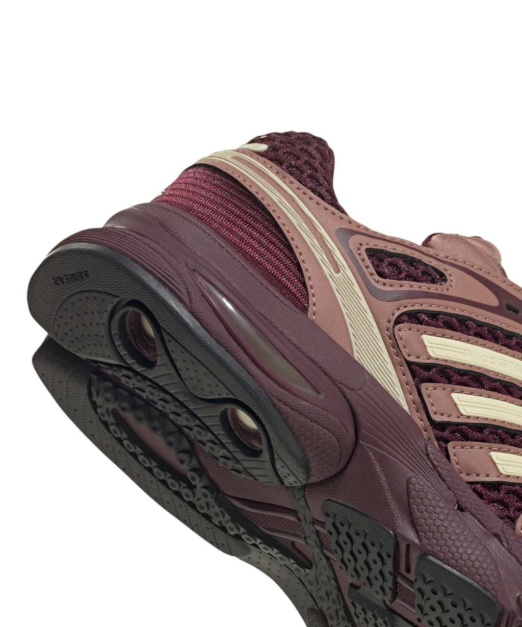 Scarpe adidas Adistar Control 5 per stile urbano