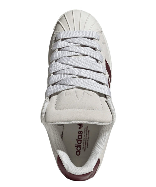 Baskets Adidas Superstar ST pour un style contemporain