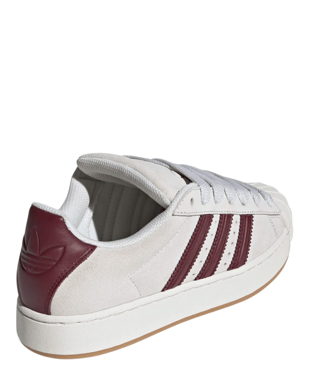 Baskets Adidas Superstar ST pour un style contemporain