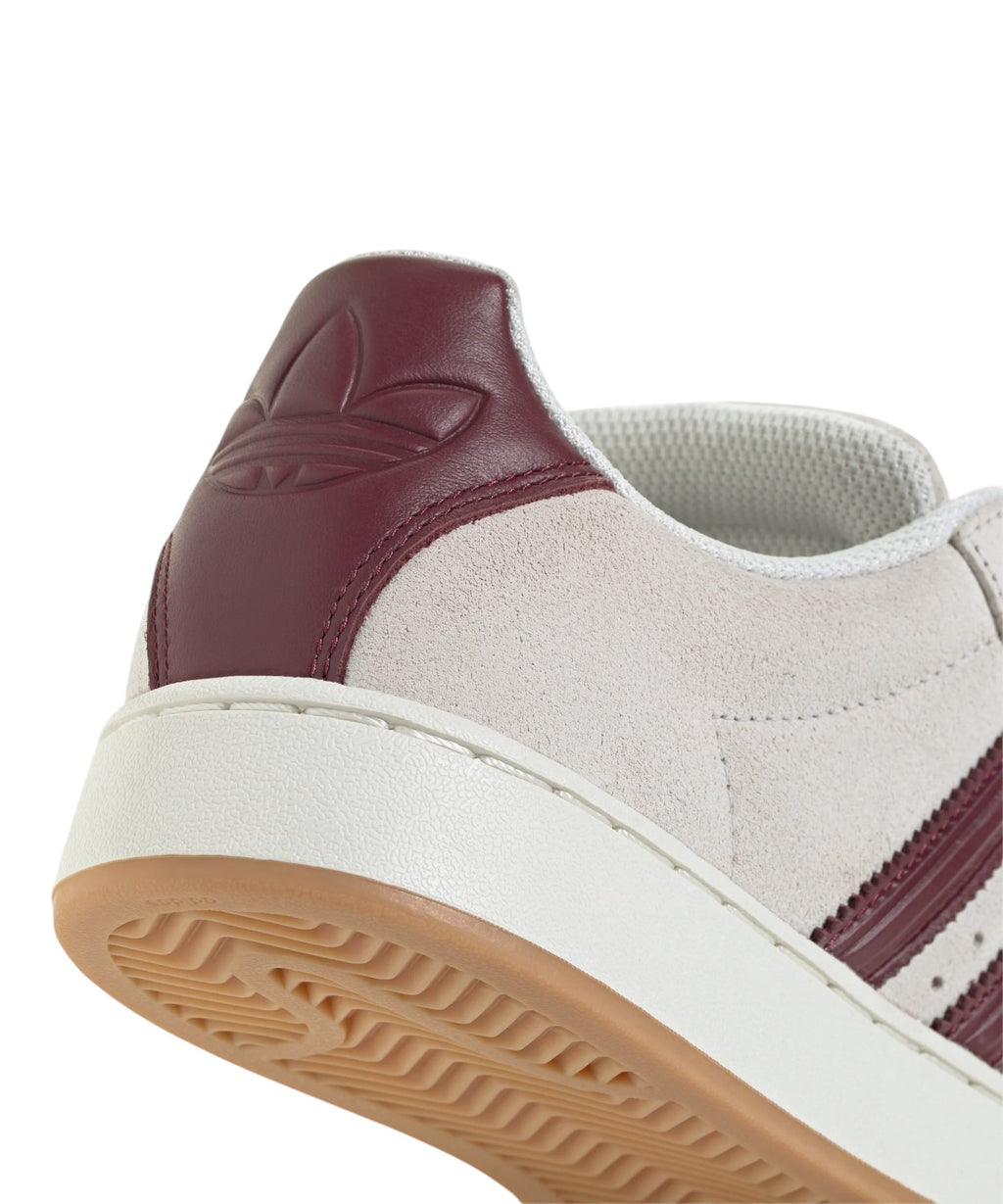Baskets Adidas Superstar ST pour un style contemporain