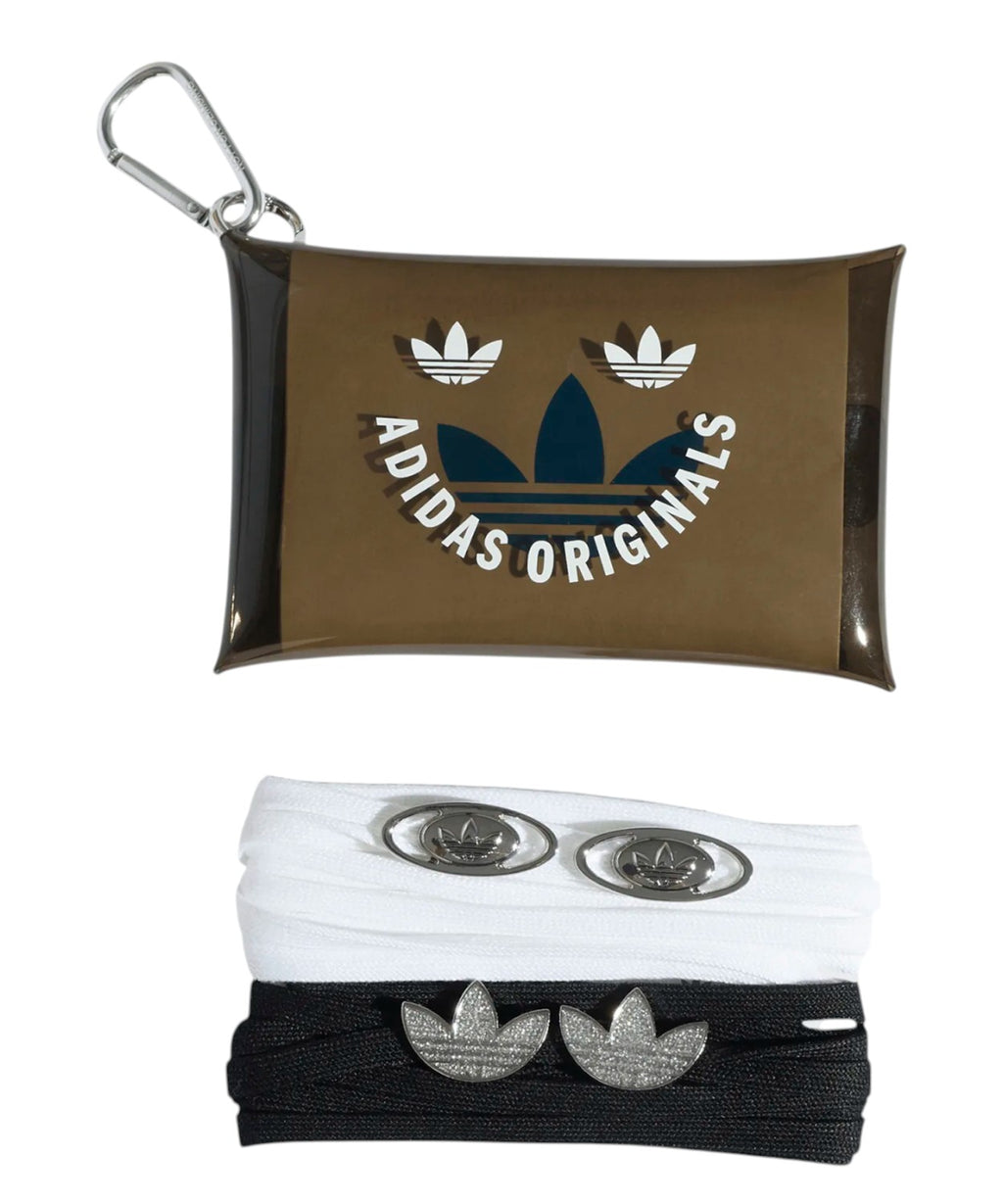 Set de lacci adidas Originals avec charm Trefoil