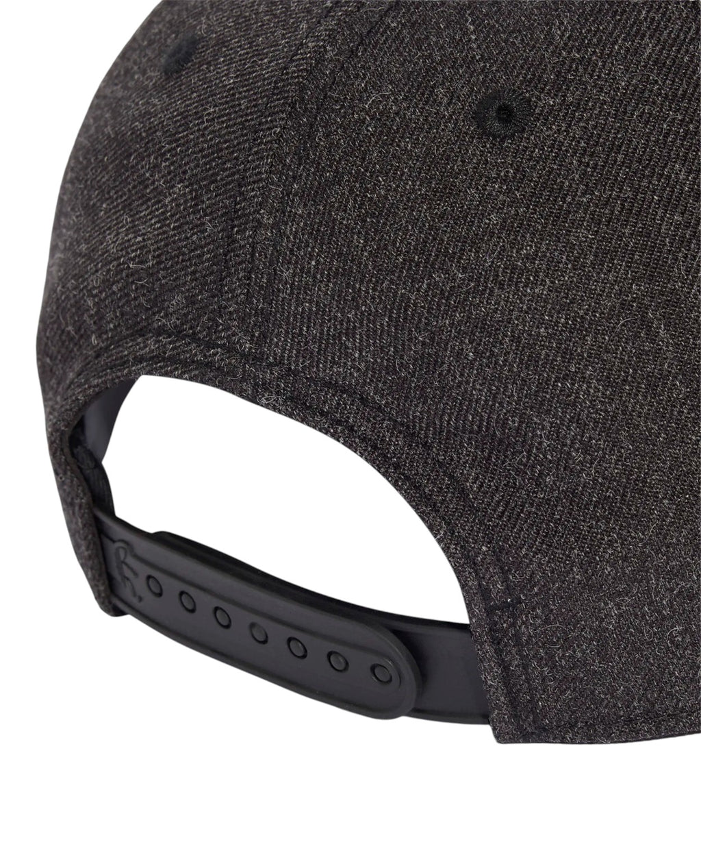 Casquette adidas Originals Rhinestone pour un style streetwear