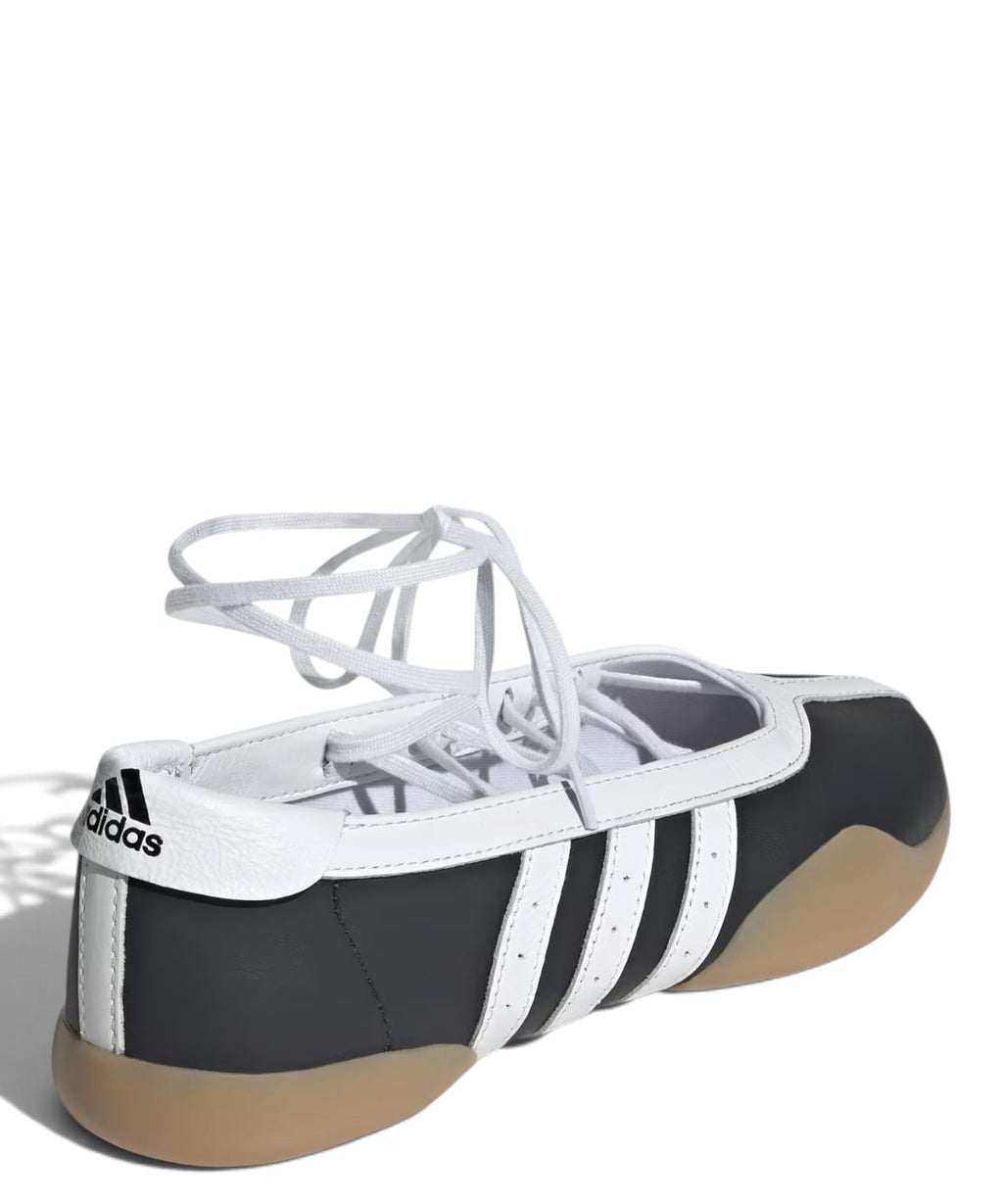 Baskets Adidas Taekwondo Mei Ballerines en cuir