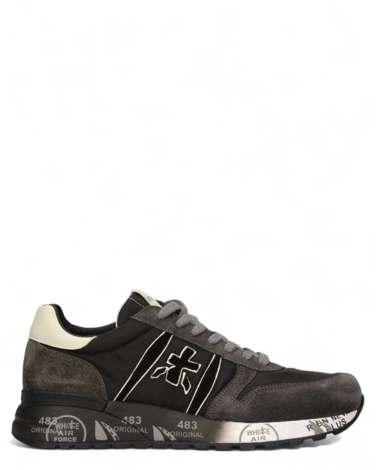 Premiata Sneakers Uomo Lander 4951 in pelle scamosciata e nylon nero con logo laterale e suola ergonomica decorata, vista laterale sinistra.