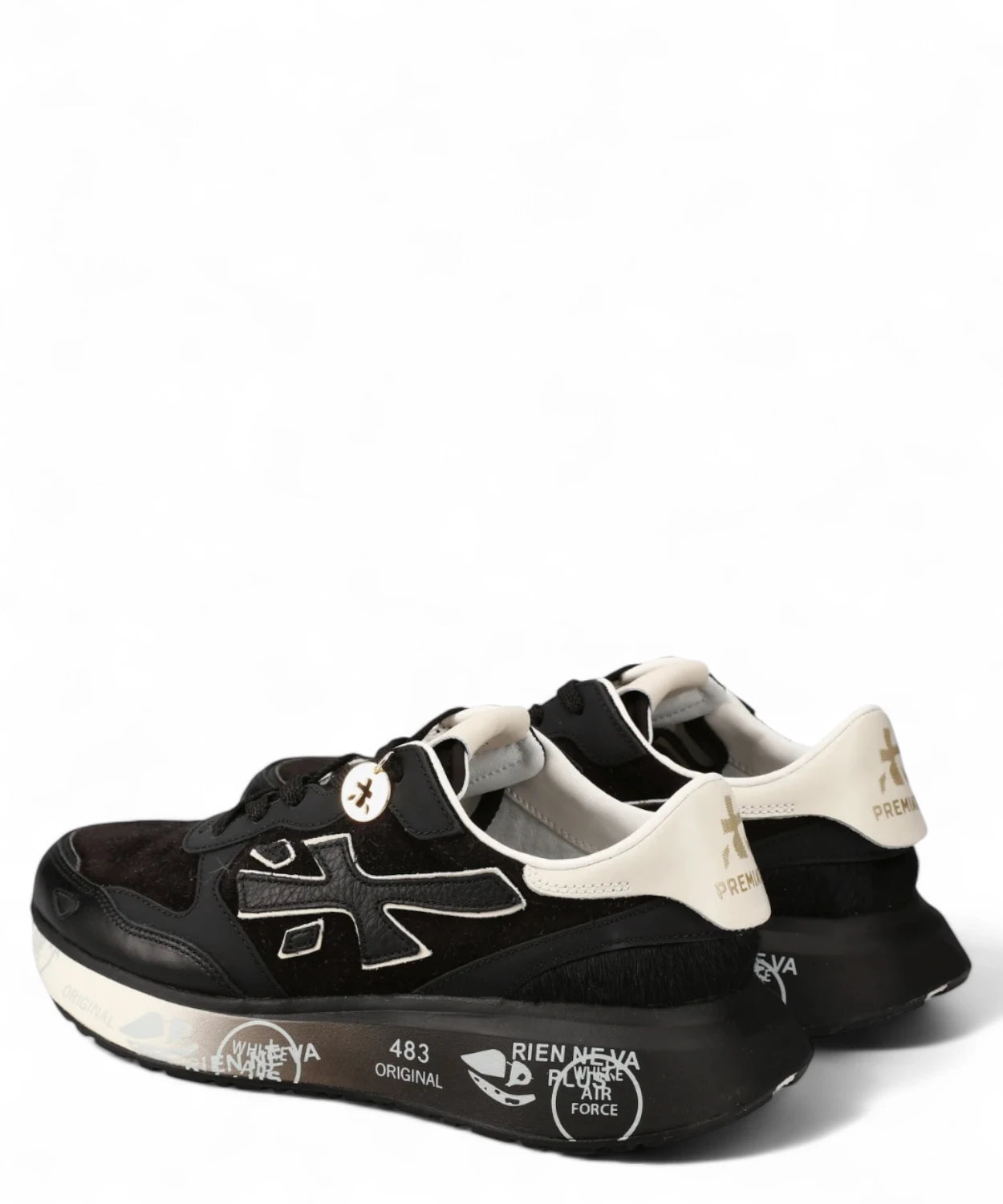 Vista posteriore delle Sneakers Lauryn 7803 Premiata con tallone bianco e logo dorato, perfette per look casual ed eleganti.