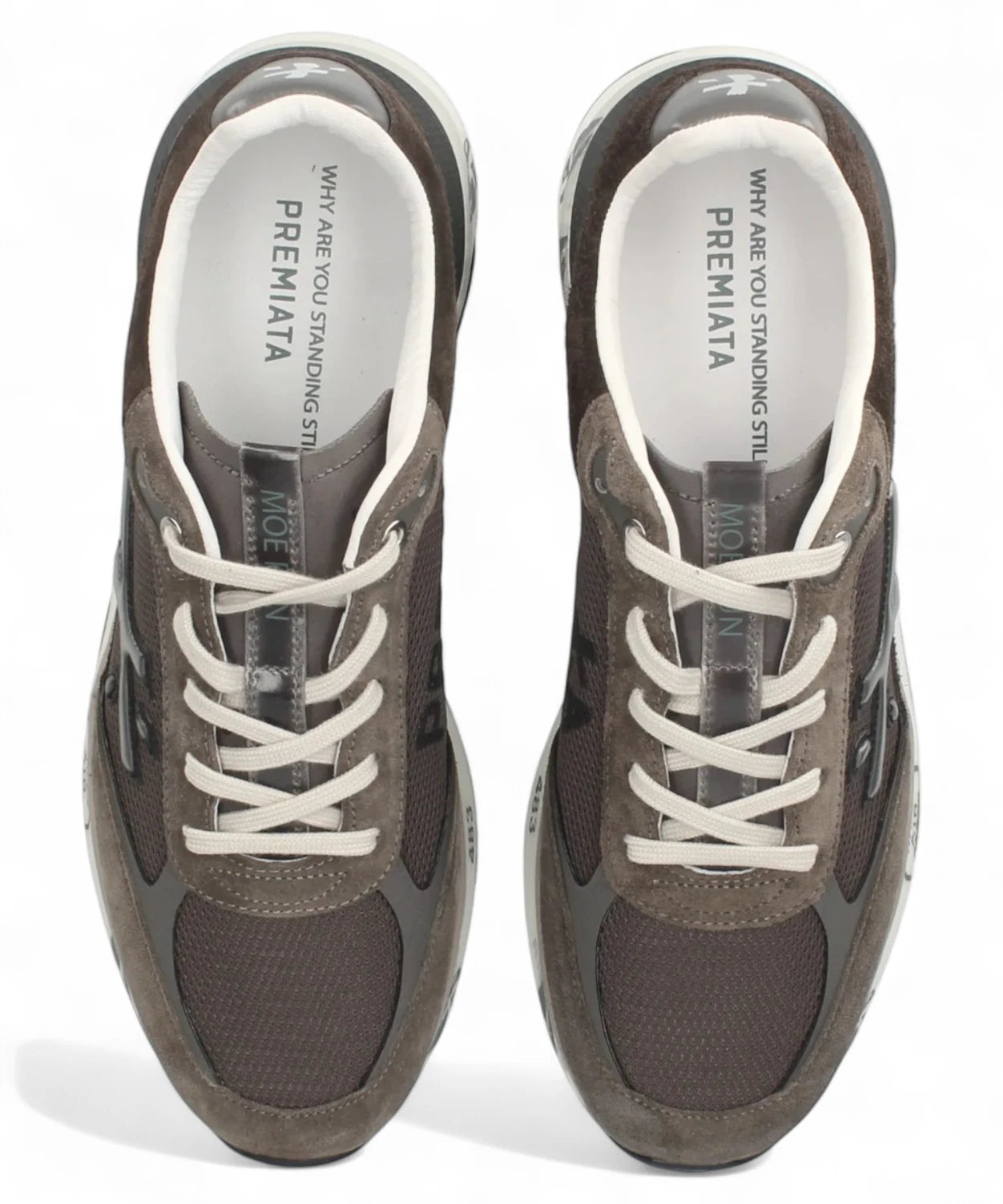 Sneakers Premiata Moerun 6446 - Innovazione e Stile, vista dall’alto con lacci bianchi e linguetta con scritta personalizzata.