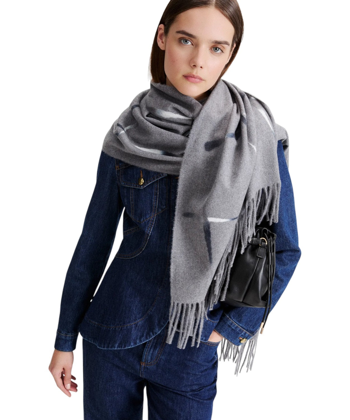 Étole en mélange de viscose avec broderie géométrique