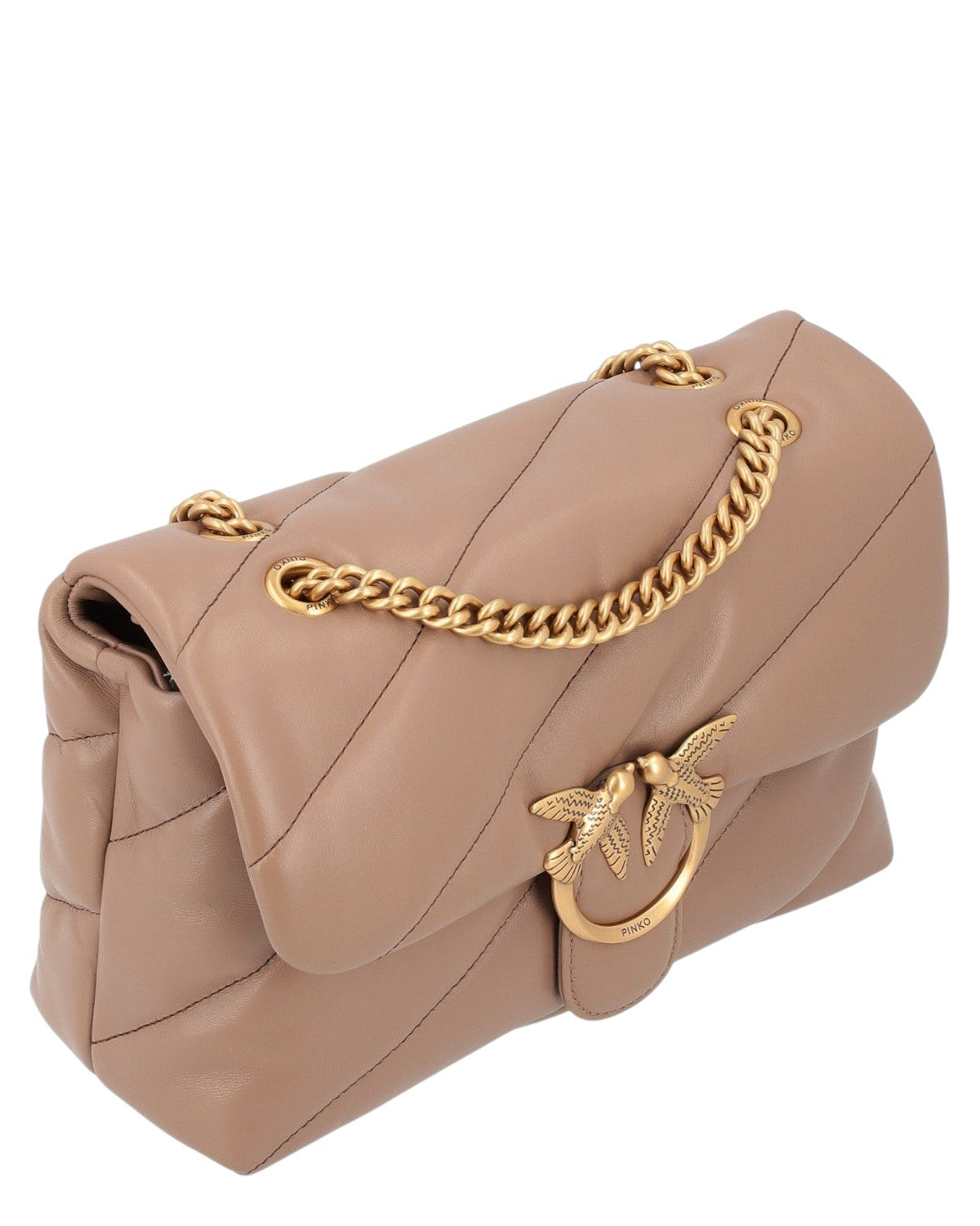 Elegante borsa Love Bag Puff in nappa beige con catena dorata e chiusura magnetica, accessorio must-have per outfit femminili sofisticati.