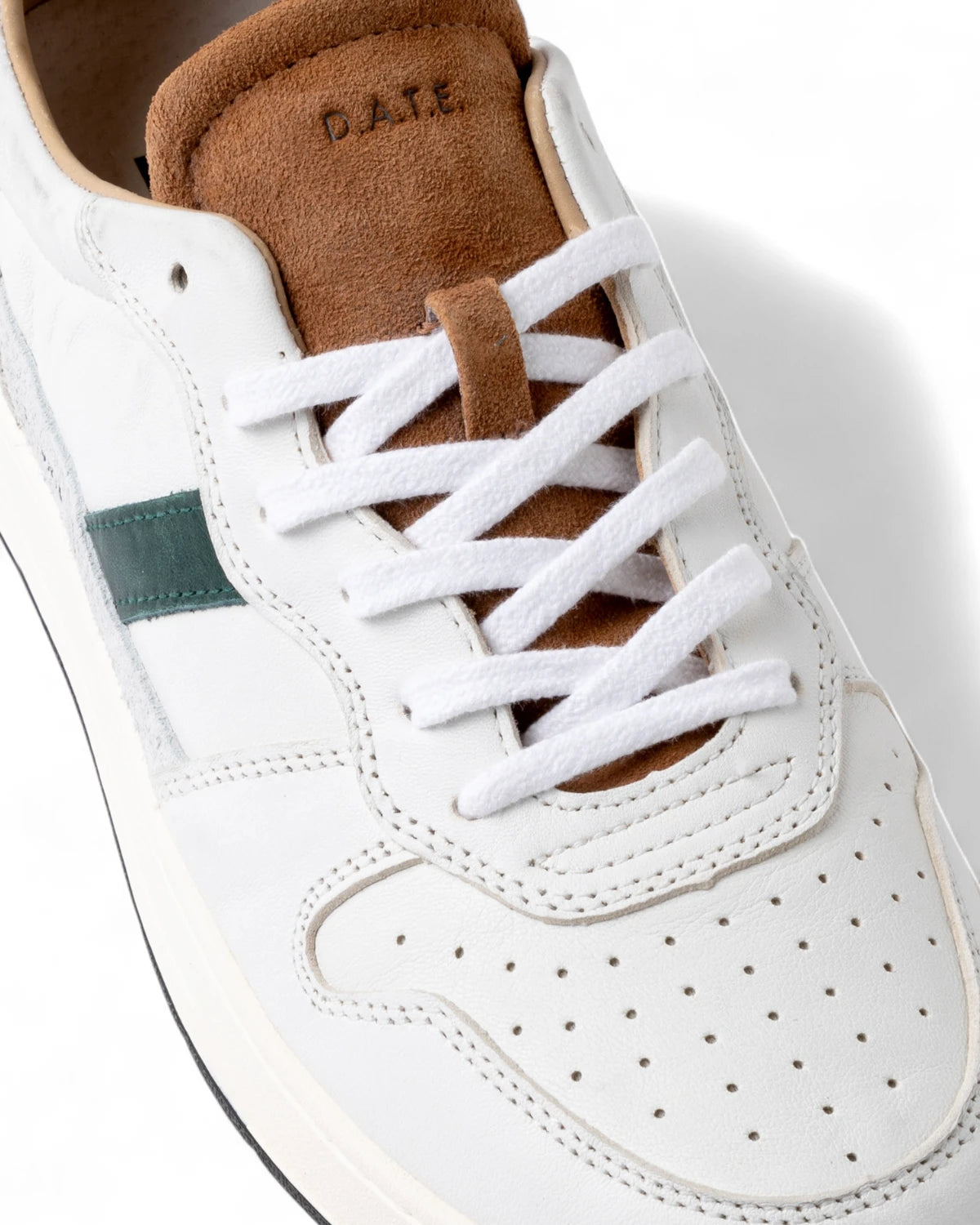 Sneakers Court 2.0 Vintage White-Cuoio in Pelle con Dettagli Verde e Nero-D.A.T.E.-Sneakers-Vittorio Citro Boutique