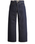 Jeans XL Levi's Straight in denim blu scuro con taglio dritto e cintura in tessuto, stile urban oversize per donna inverno FW26.