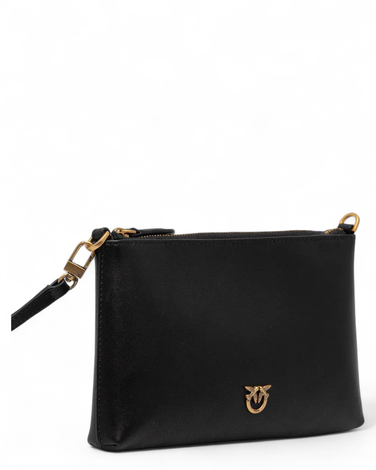 Pochette Pinko nera in pelle naturale con finiture dorate, design compatto ed elegante perfetto per outfit da sera o eventi formali.