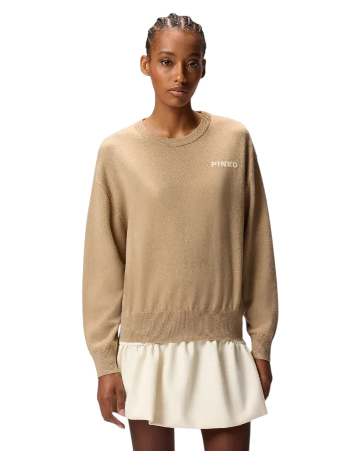 Maglione Pinko in lana e cashmere indossato, con logo frontale discreto e vestibilità morbida, perfetto per outfit femminili e confortevoli.