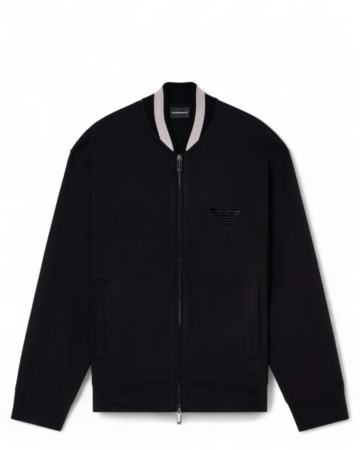 Felpa Double Jersey collo bomber con patch aquila nera, zip frontale e tasche laterali, stile casual per uomo inverno FW26.