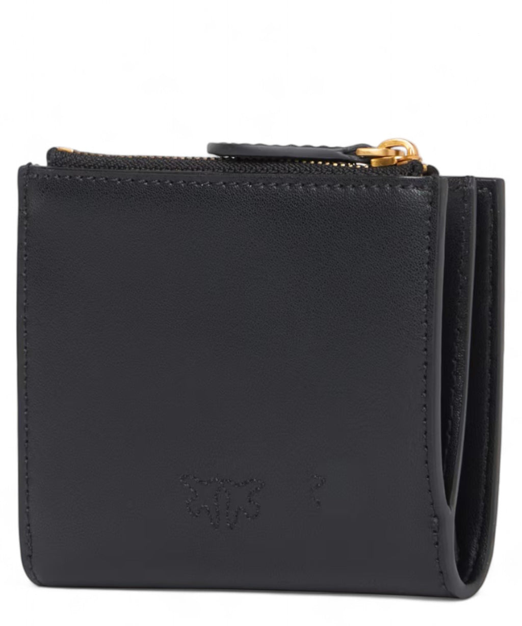 Retro del portafoglio Pinko piccolo donna in pelle liscia nera con logo impresso tono su tono e finiture eleganti.