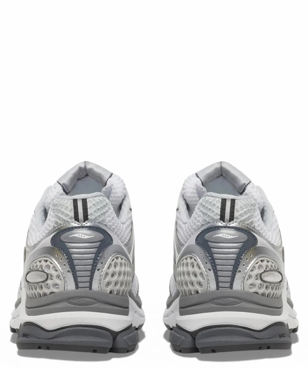 Baskets Saucony ProGrid Triumph 4 – Confort et Style Rétro