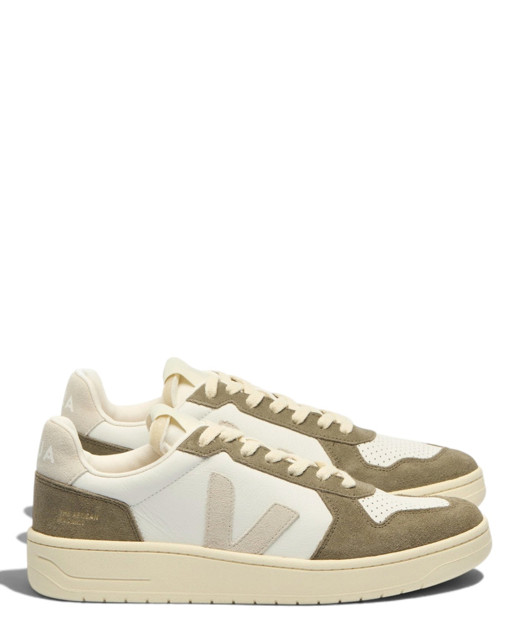 VEJA V-82 en cuir grainé blanc naturel kaki