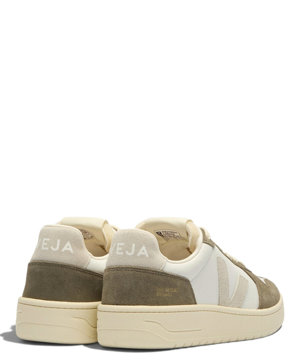 VEJA V-82 en cuir grainé blanc naturel kaki
